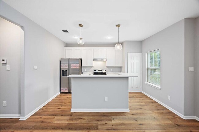 Building Photo - 4507 White Rock St