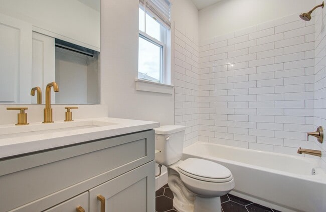 Building Photo - 22202 Dutch Oven Dr