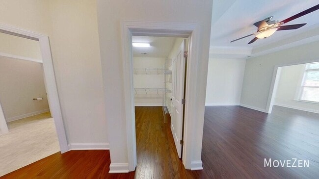 Building Photo - 8011 Parknoll Dr