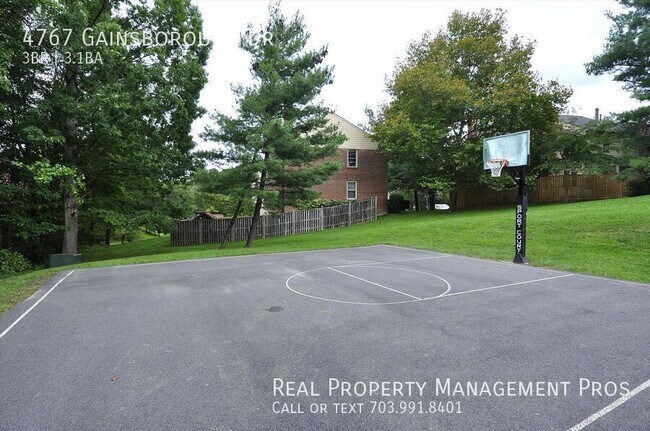 Building Photo - 4767 Gainsborough Dr