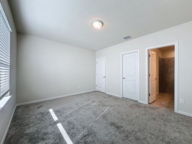 Building Photo - Tohoqua Beauty!