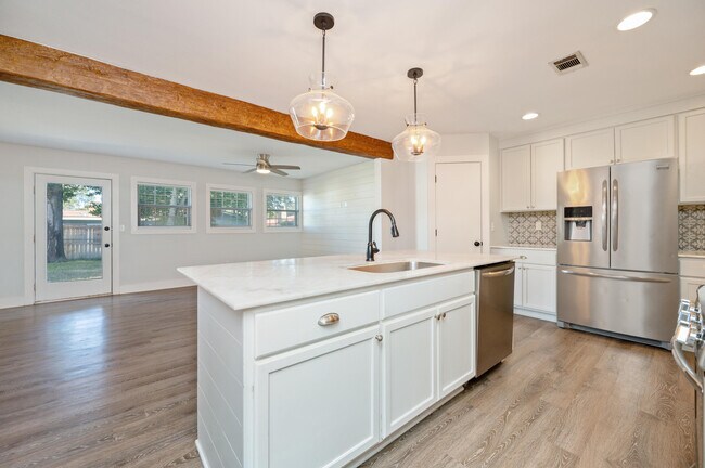Building Photo - 235 Sotir St NW