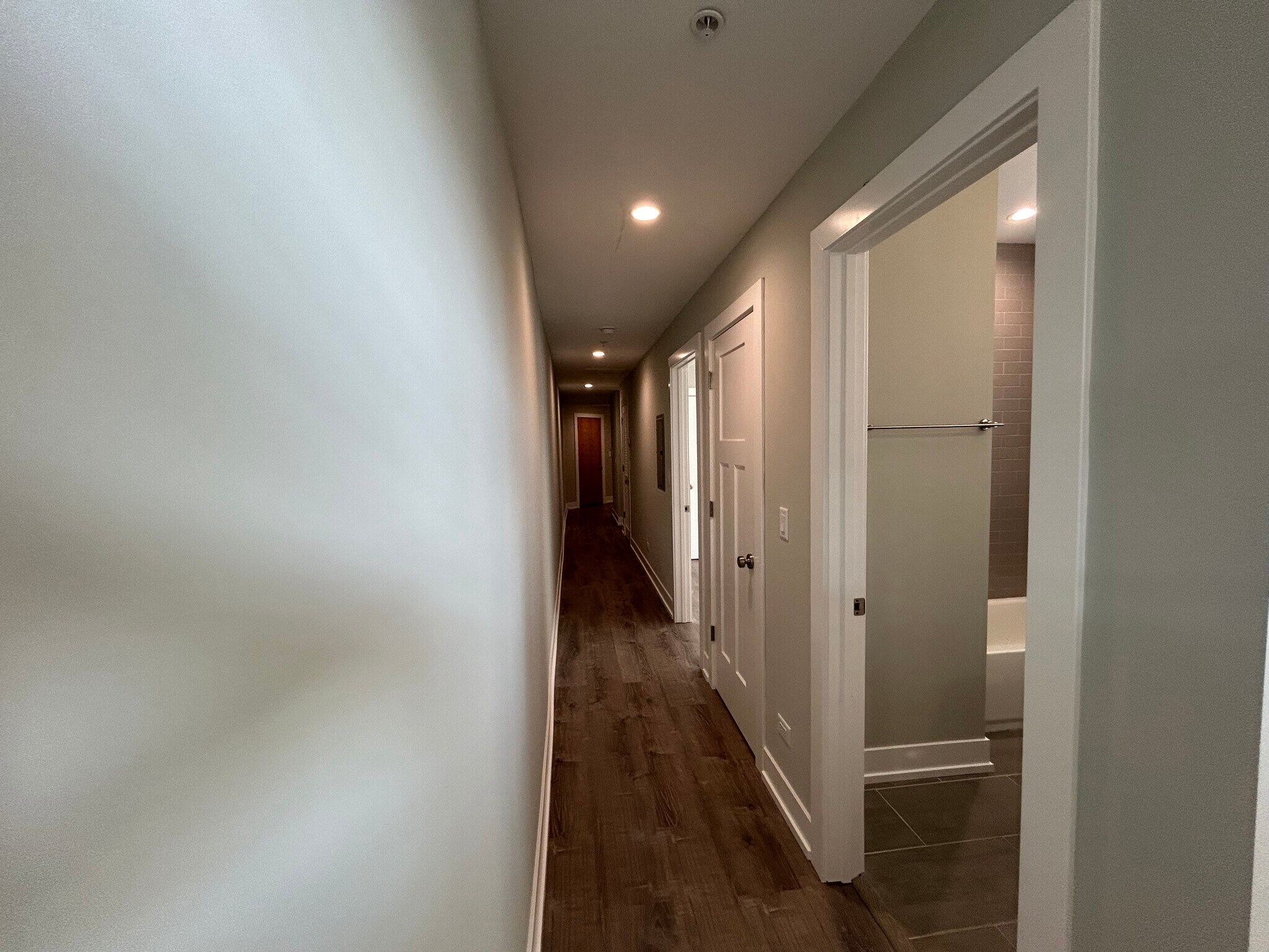 Building Photo - 1000 Crain St