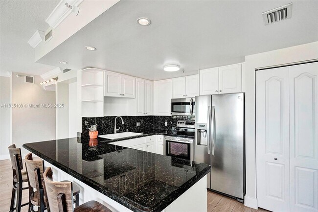 Building Photo - 1627 SW 37th Ave