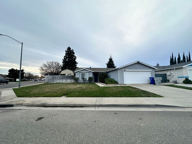 Building Photo - 1020 Sandpiper Way