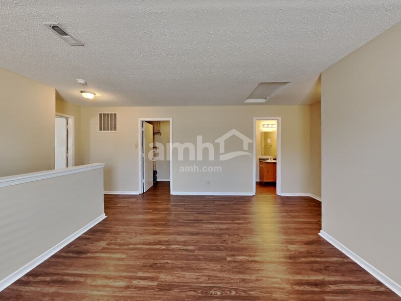 Building Photo - 2317 Bridlewood Dr