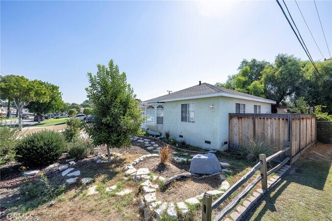 Building Photo - 13616 Hermes St