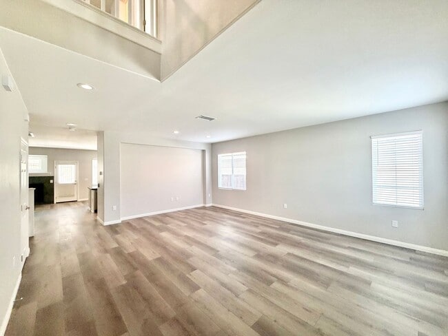 Building Photo - 24850 Sunset Vista Ave