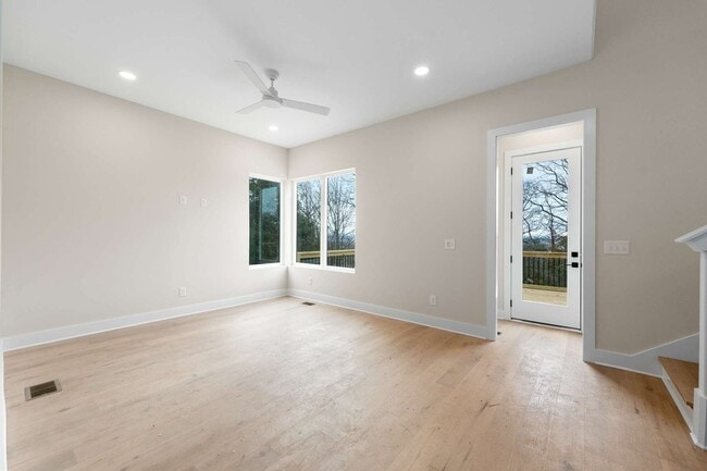 Building Photo - 2306 Ilolo St