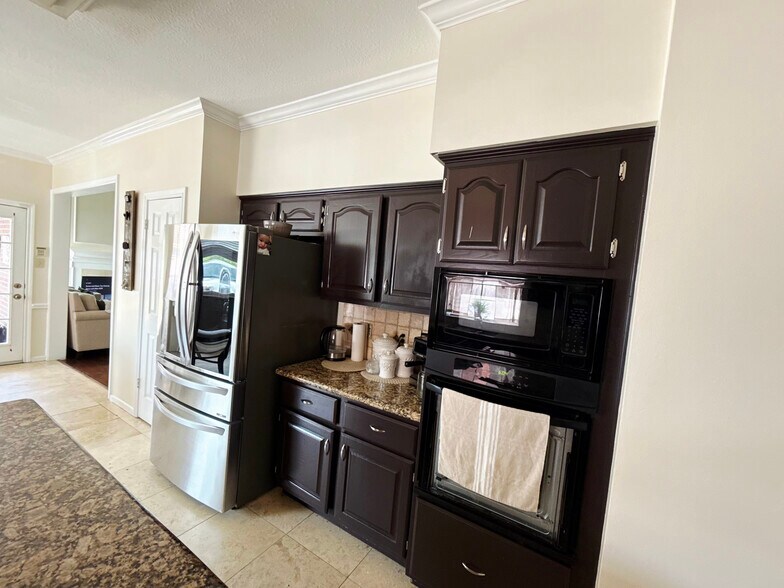 Building Photo - 4622 Grand Cayman Dr