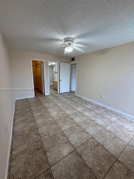 Building Photo - 9678 Fontainebleau Blvd