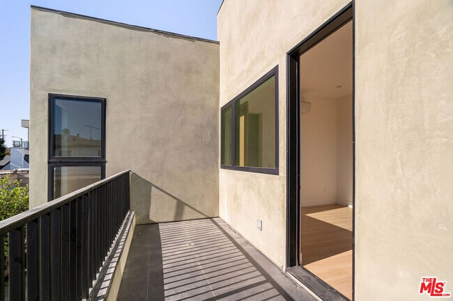 Building Photo - 3909 W Exposition Blvd