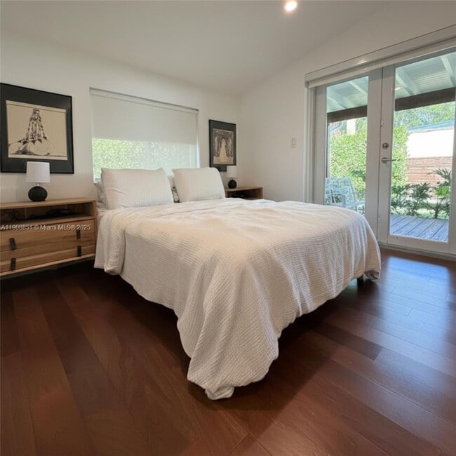 Building Photo - 1345 SW 60th Ct