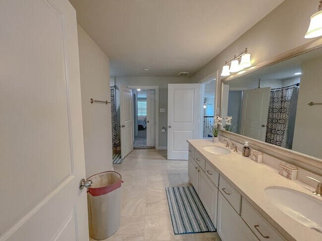 Building Photo - 13422 Preston Cliff Ct