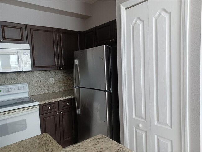 Building Photo - 4321 SW 160th Ave