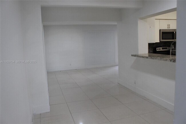 Building Photo - 6651 Custer St