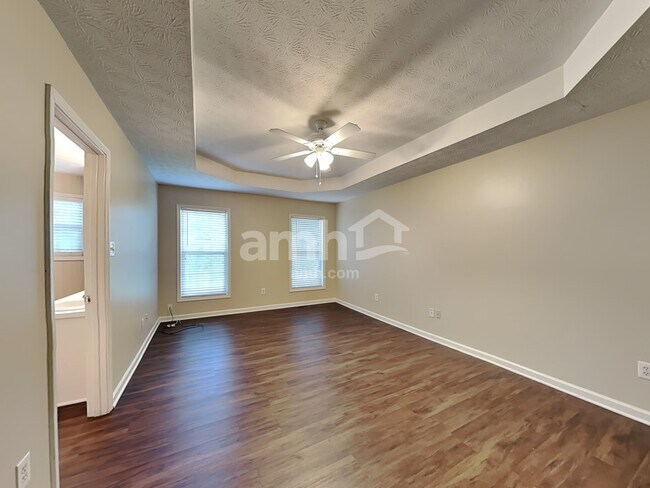 Building Photo - 2708 Horseshoe Creek Drive