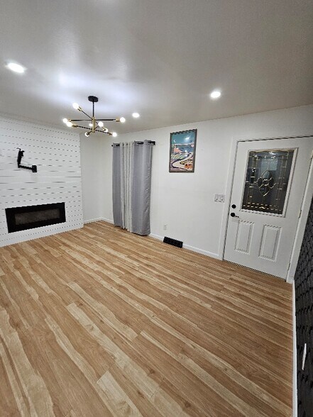 Building Photo - 212 Dogwood Ln