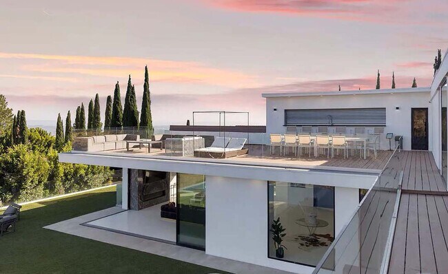 Building Photo - 2110 Hercules Dr
