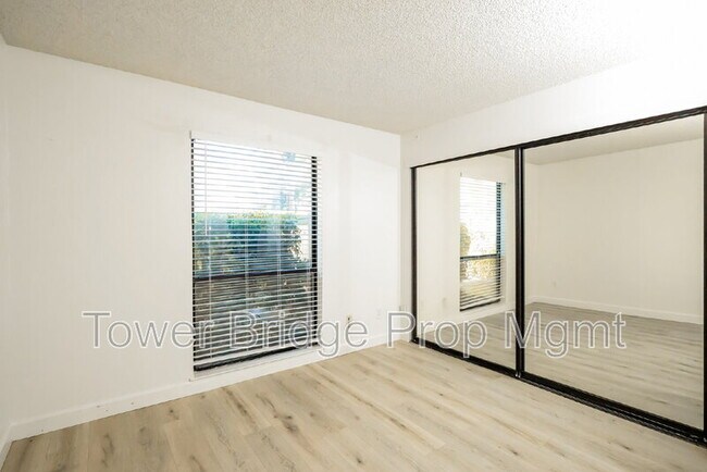 Building Photo - 100 Del Verde Cir