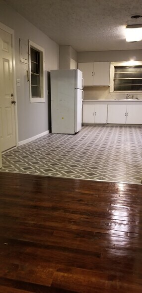 Building Photo - 4808 S Westhaven Dr