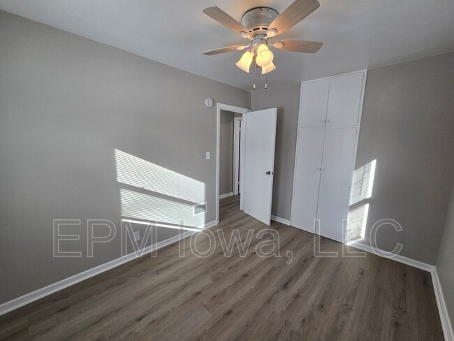 Building Photo - 1147 Bourland Ave