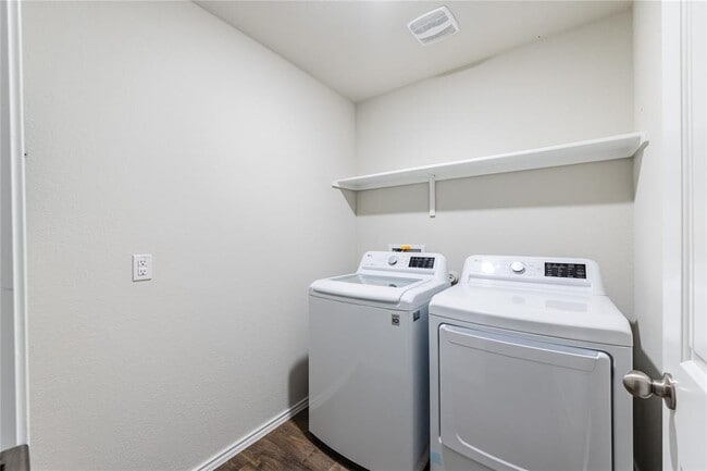 Building Photo - 6100 Shanjia Dr