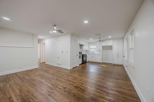Building Photo - 4712 Laverda Dr