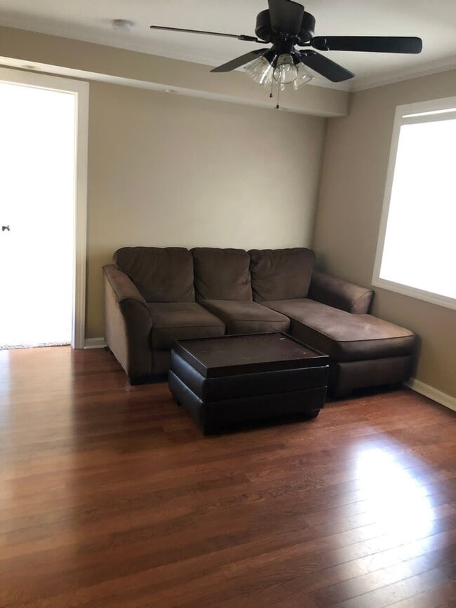 Building Photo - Lamp Light Condos