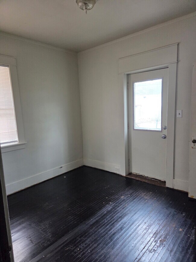 Building Photo - 429 W Hanssler Pl