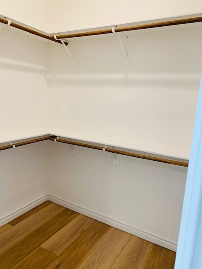 Building Photo - 3 Bedroom Home in Henderson