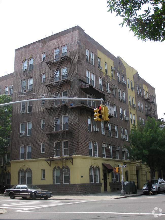 Building Photo - 4701 15th Ave