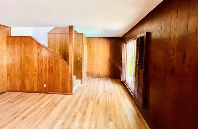 Building Photo - 6637 Balcom Ave
