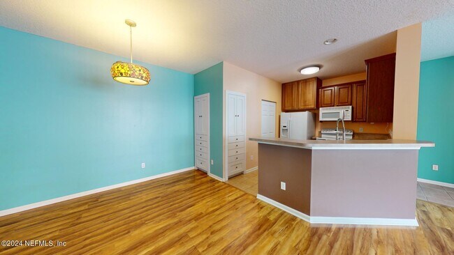 Building Photo - 211 Jardin De Mer Pl