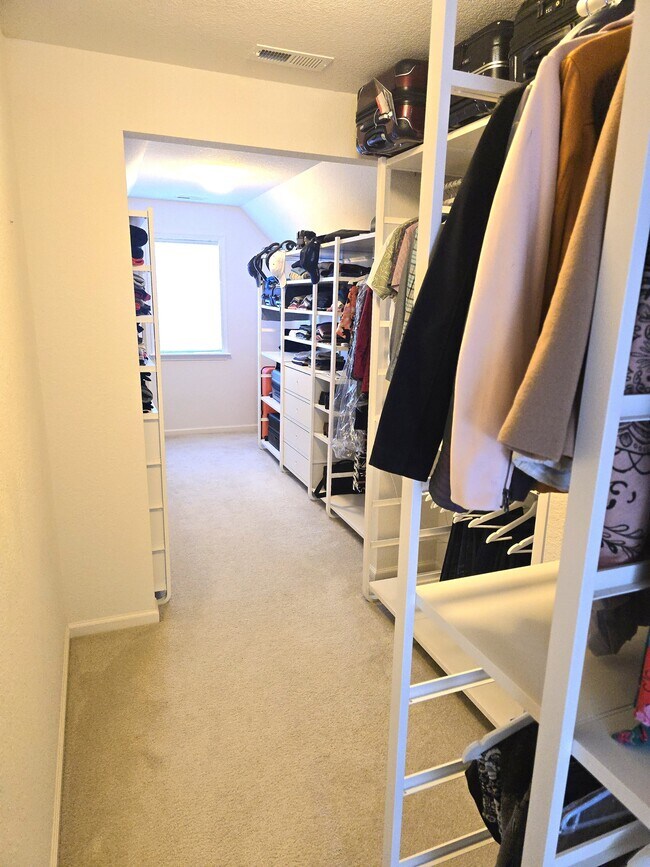 Building Photo - 1129 Flower St