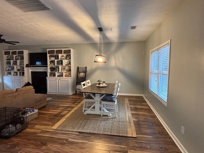 Building Photo - Beautiful Home in Phenix City