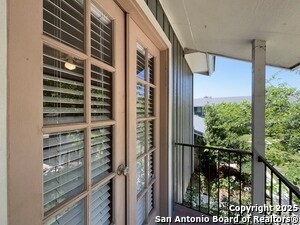 Building Photo - 311 E San Antonio Ave