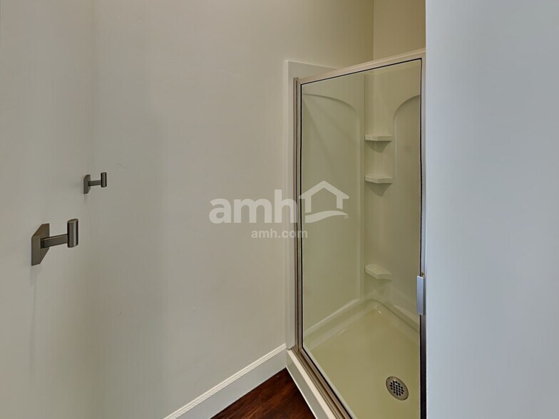 Building Photo - 11032 S Blue Bayou Dr