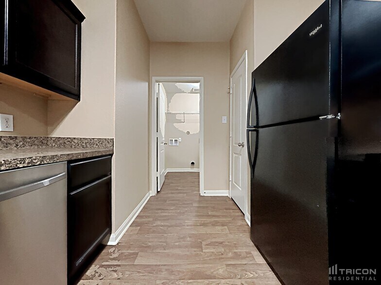 Building Photo - 2063 Sweet Lilac Dr