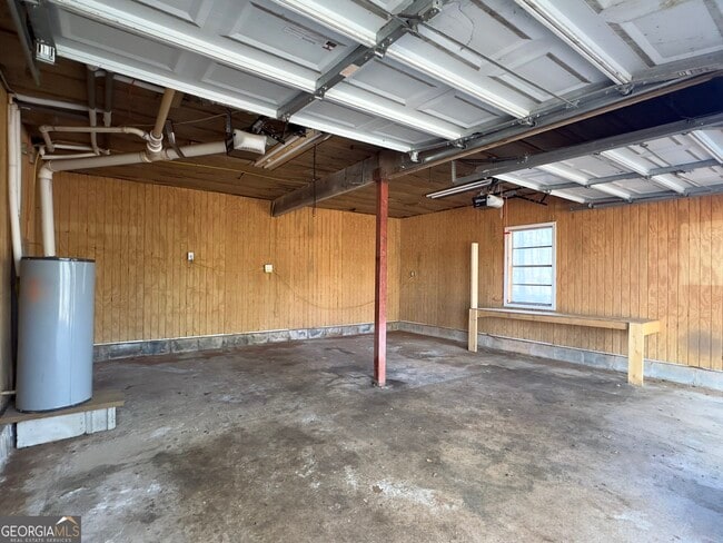 Building Photo - 410 Invector Ct