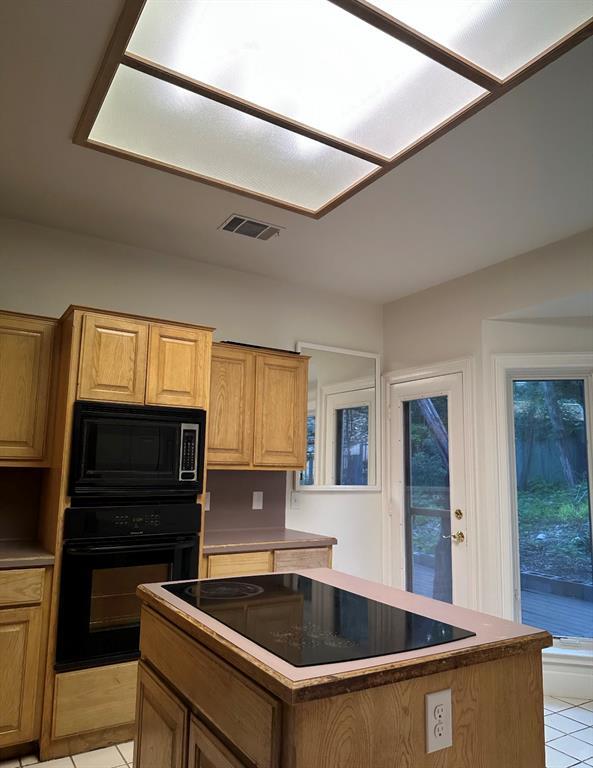 Building Photo - 6002 Shadow Valley Cove