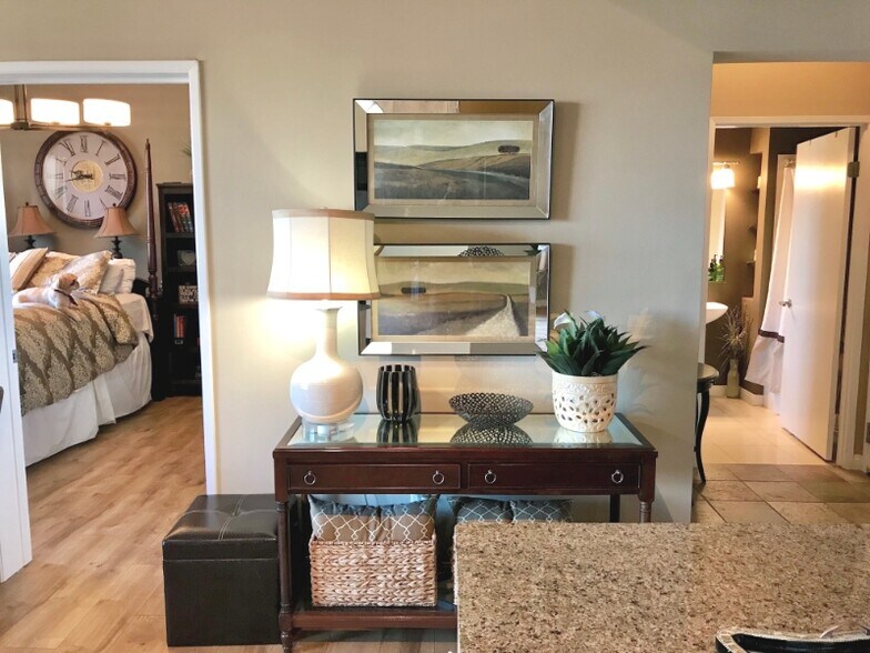 Building Photo - 388 E Ocean Blvd