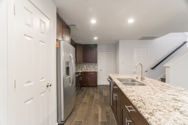 Building Photo - 226 Blushwood Pl