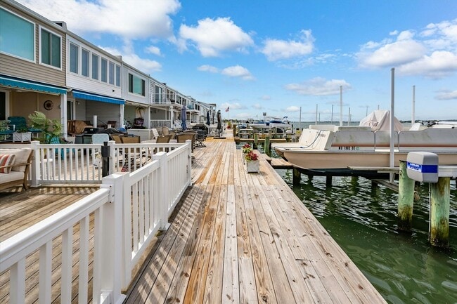 Building Photo - 617 Bayshore Dr