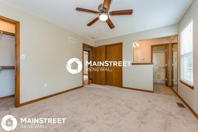Building Photo - 4 Bedroom Pet-Friendly Home in Pleasant Hi...