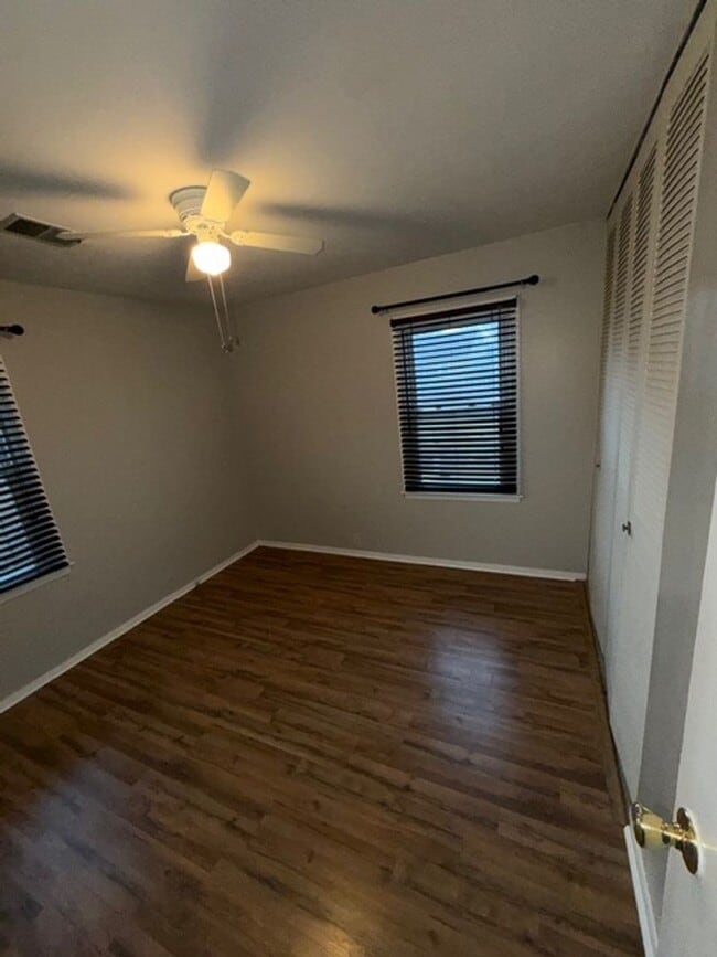 Building Photo - 4219 Longfield Dr