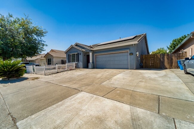 Building Photo - North Yuba City 3 bd 2 bath Home with solar