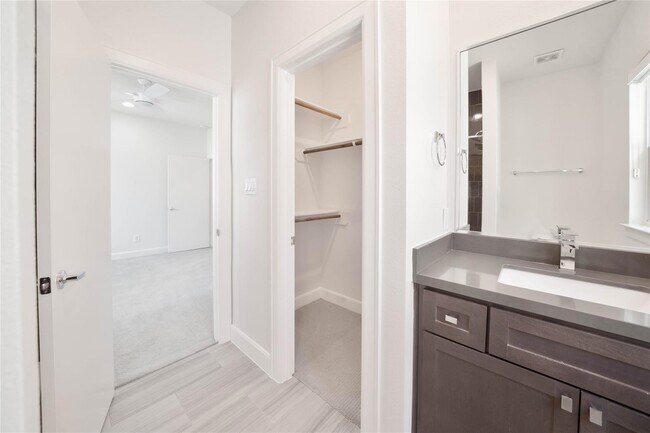 Building Photo - 341 Eado Park Cir