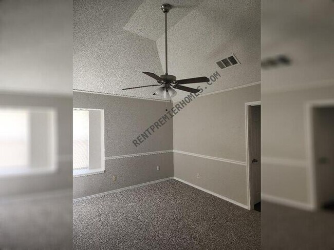 Building Photo - 1805 Dorchester St