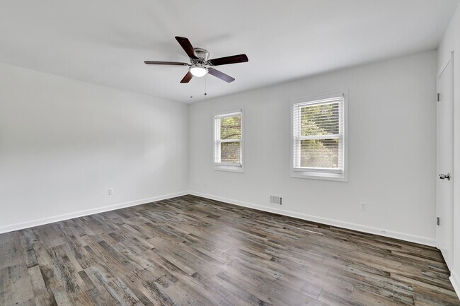 Building Photo - 4520 Coopers Creek Cir SE